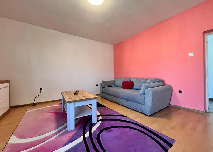 Nikolina Apartment *