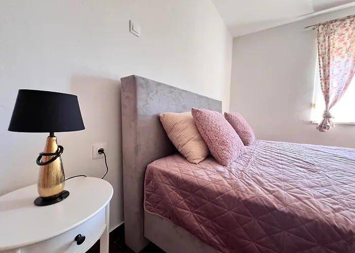 Nikolina Appartement